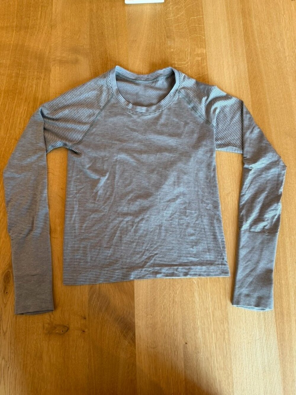 Lululemon Gray Striped Cropped Long Sleeve Thumbhole Top Size 6